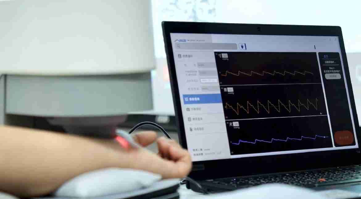 OBPay耘康以高解析与拟真的显示技术，，，，将其应用于中医检测，，提供“中医数位化检测方案”，，，，使传统中医检测结果数据化与可视化