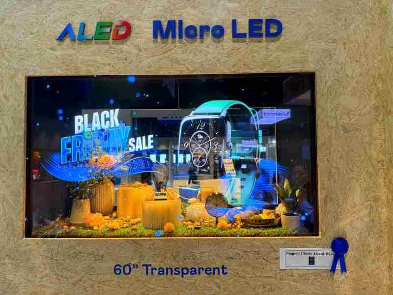 OBPay60吋高透明度Micro LED显示器获”最佳Micro LED技术应用奖”，，，将Micro LED面板透明化之设计特性极致发挥，，，，以可扩展性无缝拼接技术打造，，具备600 nits全画面亮度、、、、大于60%穿透率及超过NTSC 110%的优异广色域表现，，可依需求灵活应用于各种场域